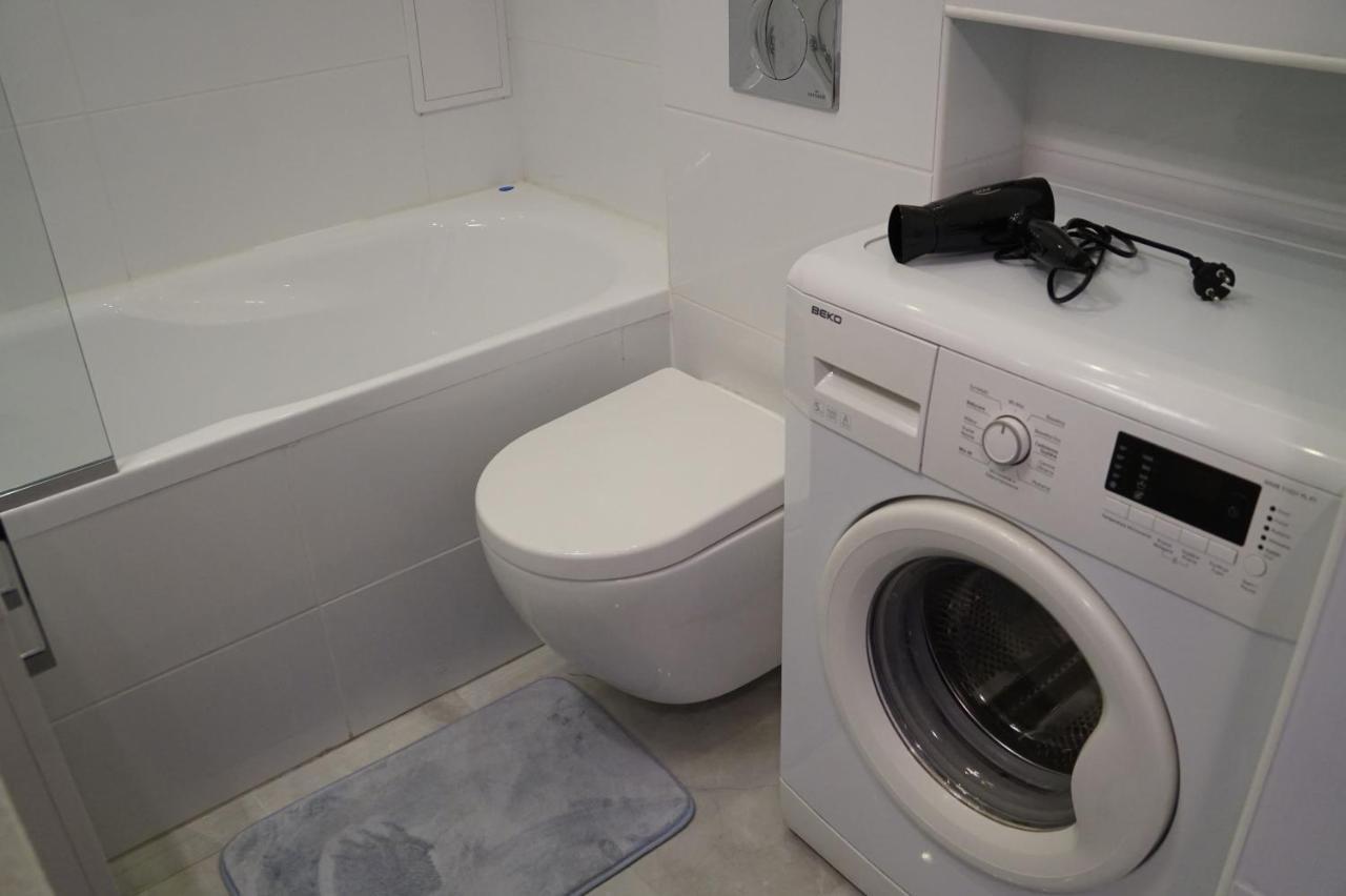 Apartament Gliwice Centrum Dunikowskiego Z Garazem Bagian luar foto