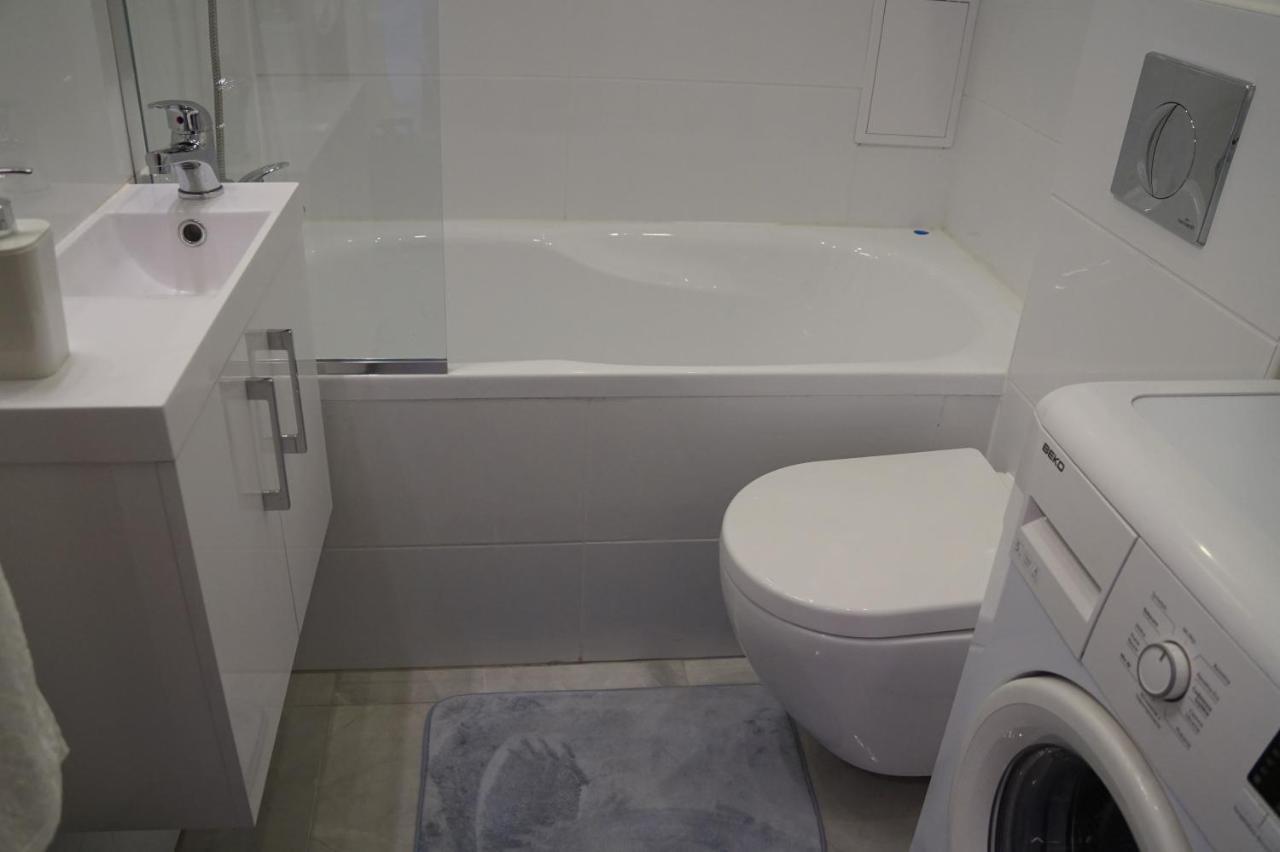 Apartament Gliwice Centrum Dunikowskiego Z Garazem Bagian luar foto